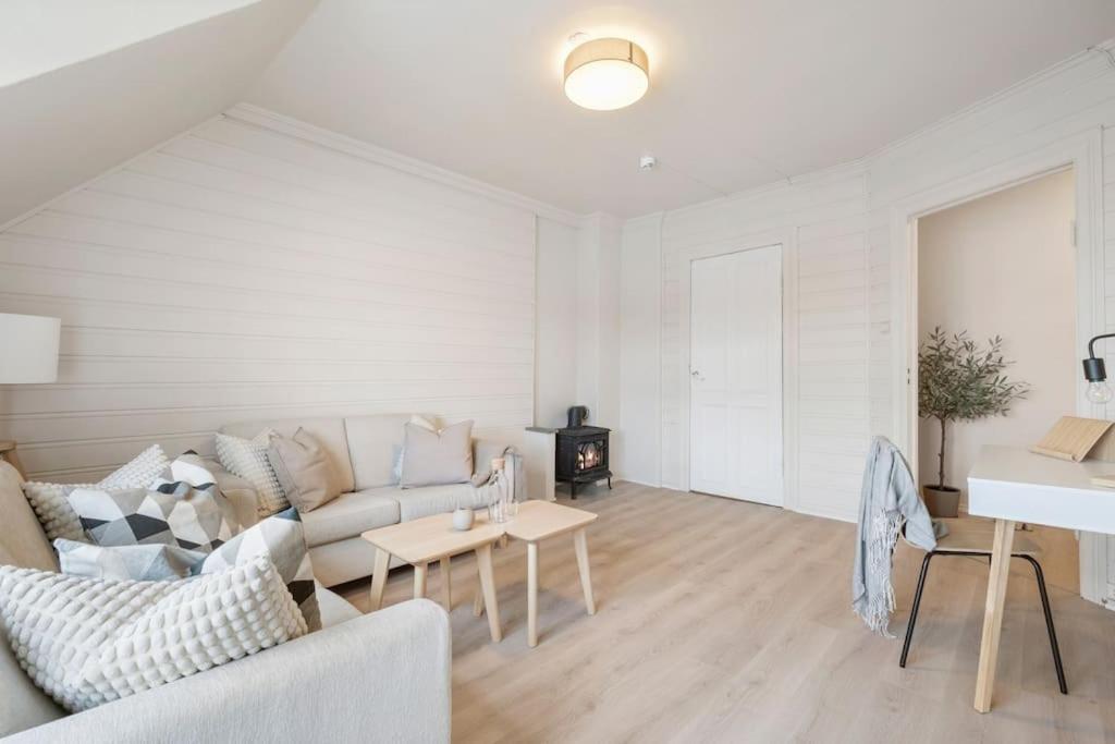 Cozy & Modern In Historic Area Of *