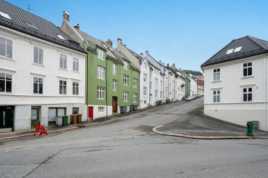 Cozy & Modern In Historic Area Of * Bergen