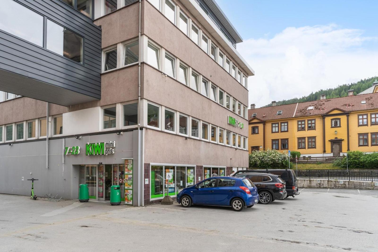 Sentral Med Parkering Og Peis