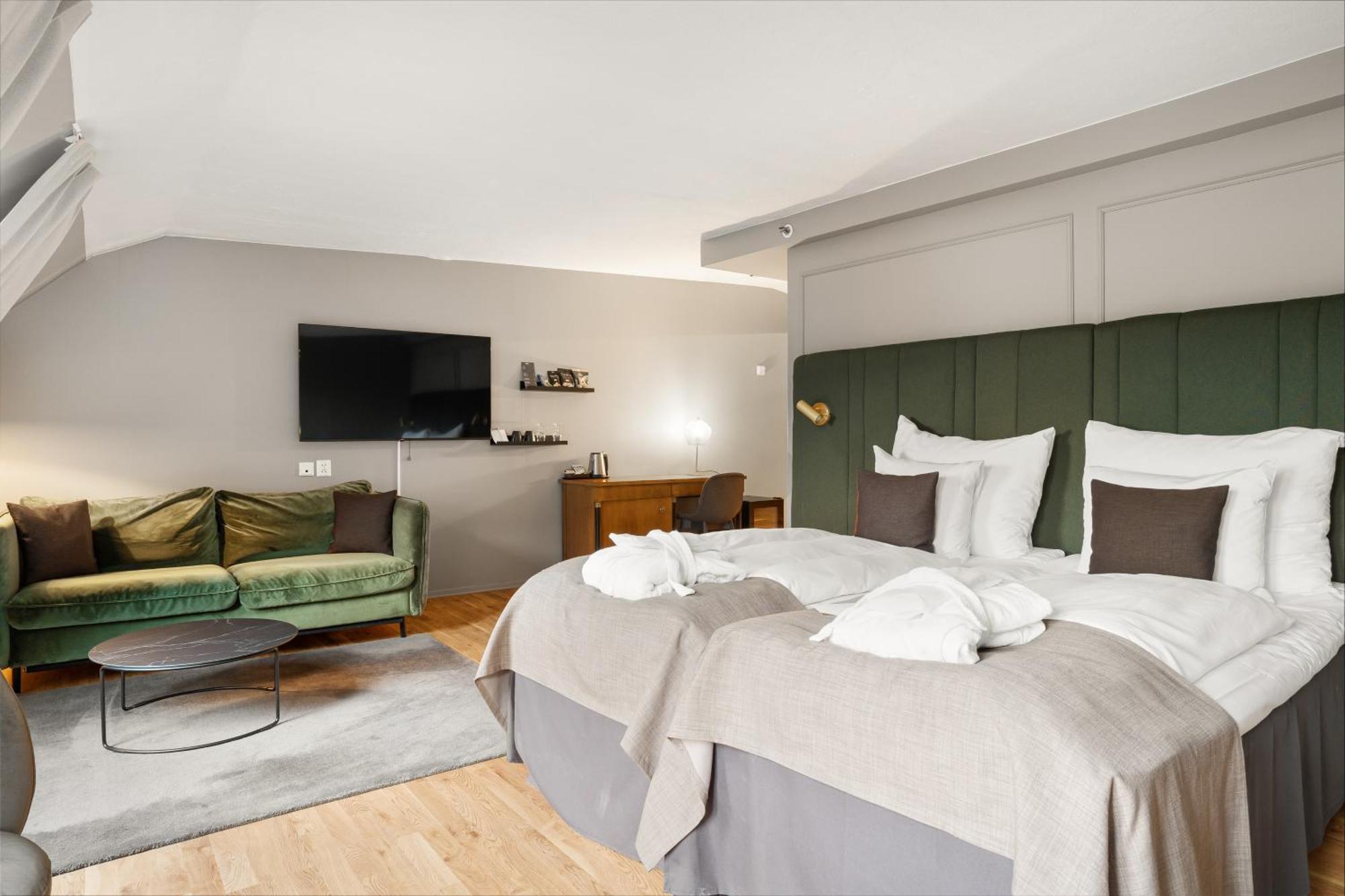 Clarion Hotel 4*