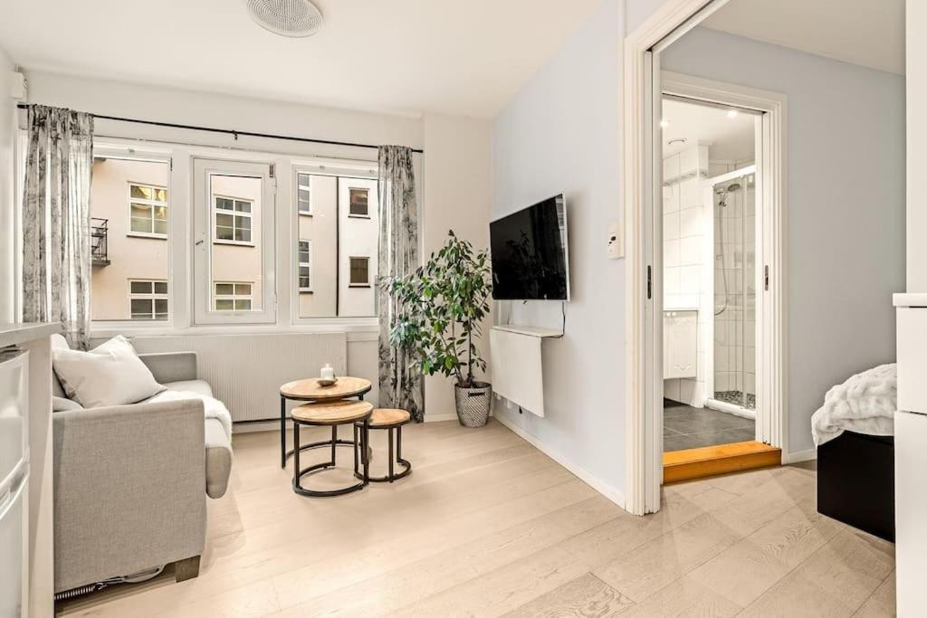 Flat In House With Outstanding Roof Terrace