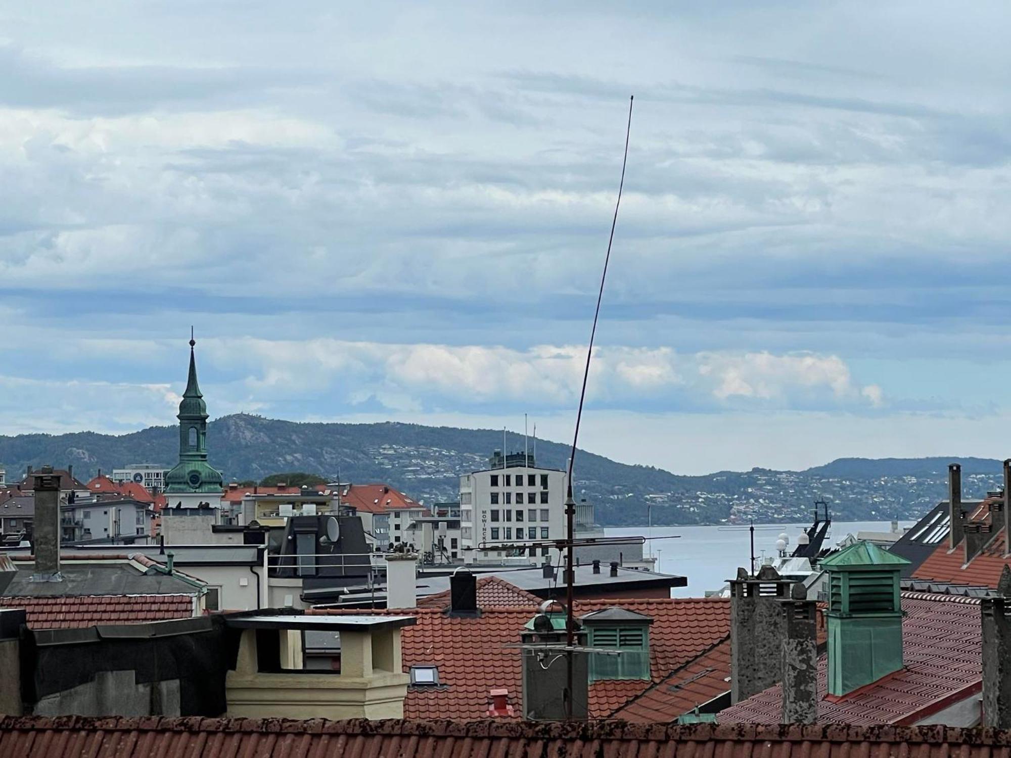 Apartment Flat In House With Outstanding Roof Terrace *