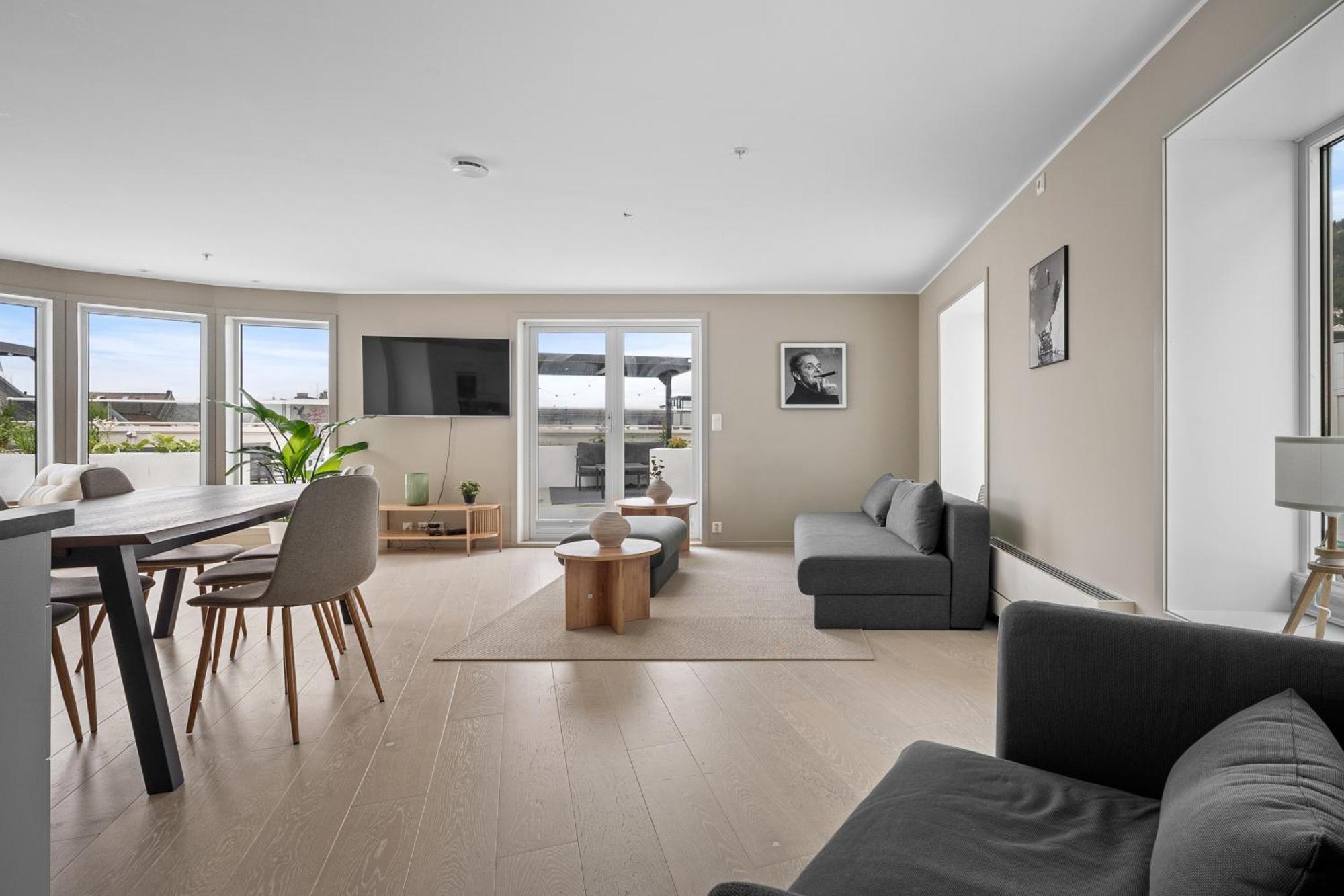 Apartment L Urban - Spacious With Private Terrace *
