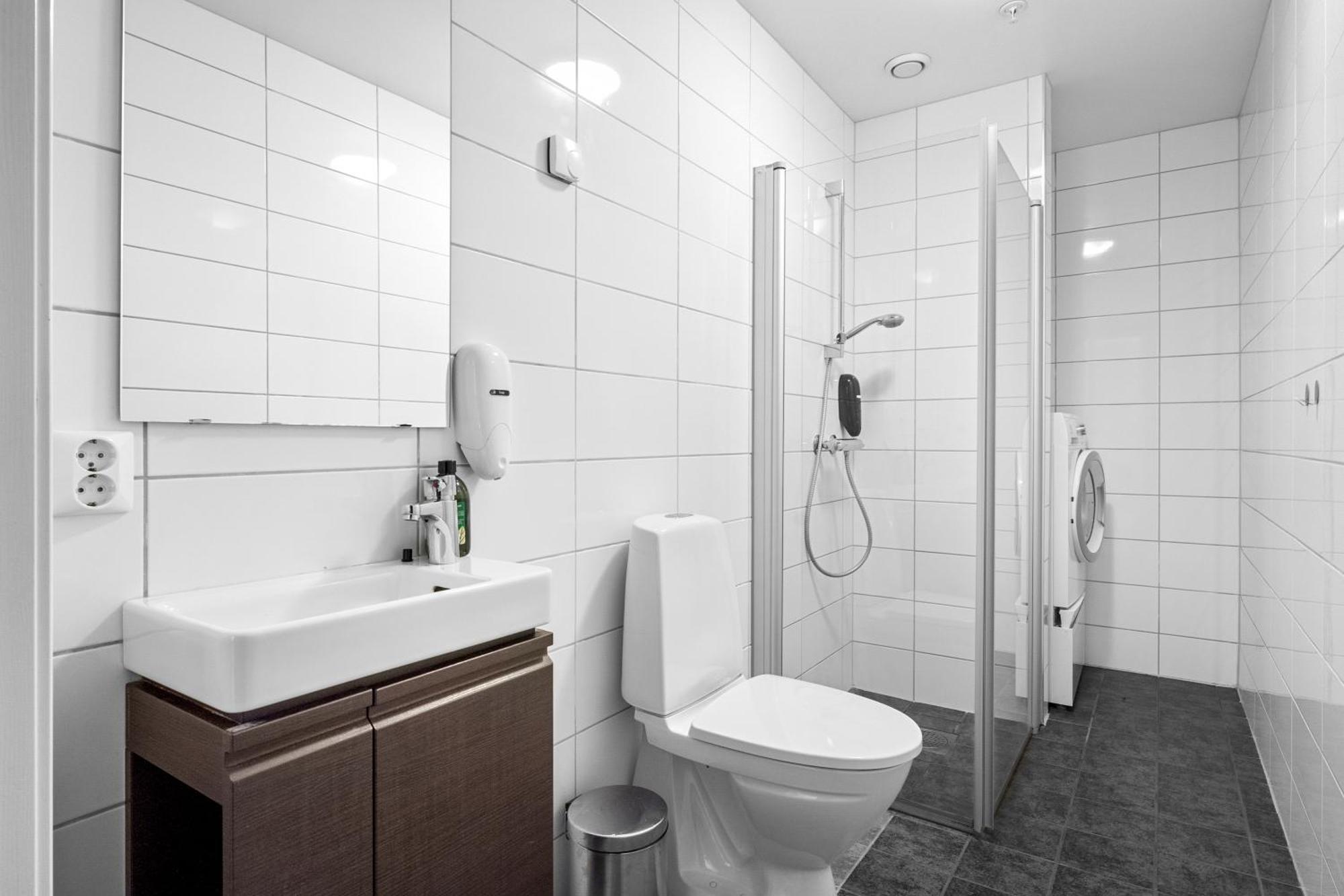 L Urban - Spacious With Private Terrace