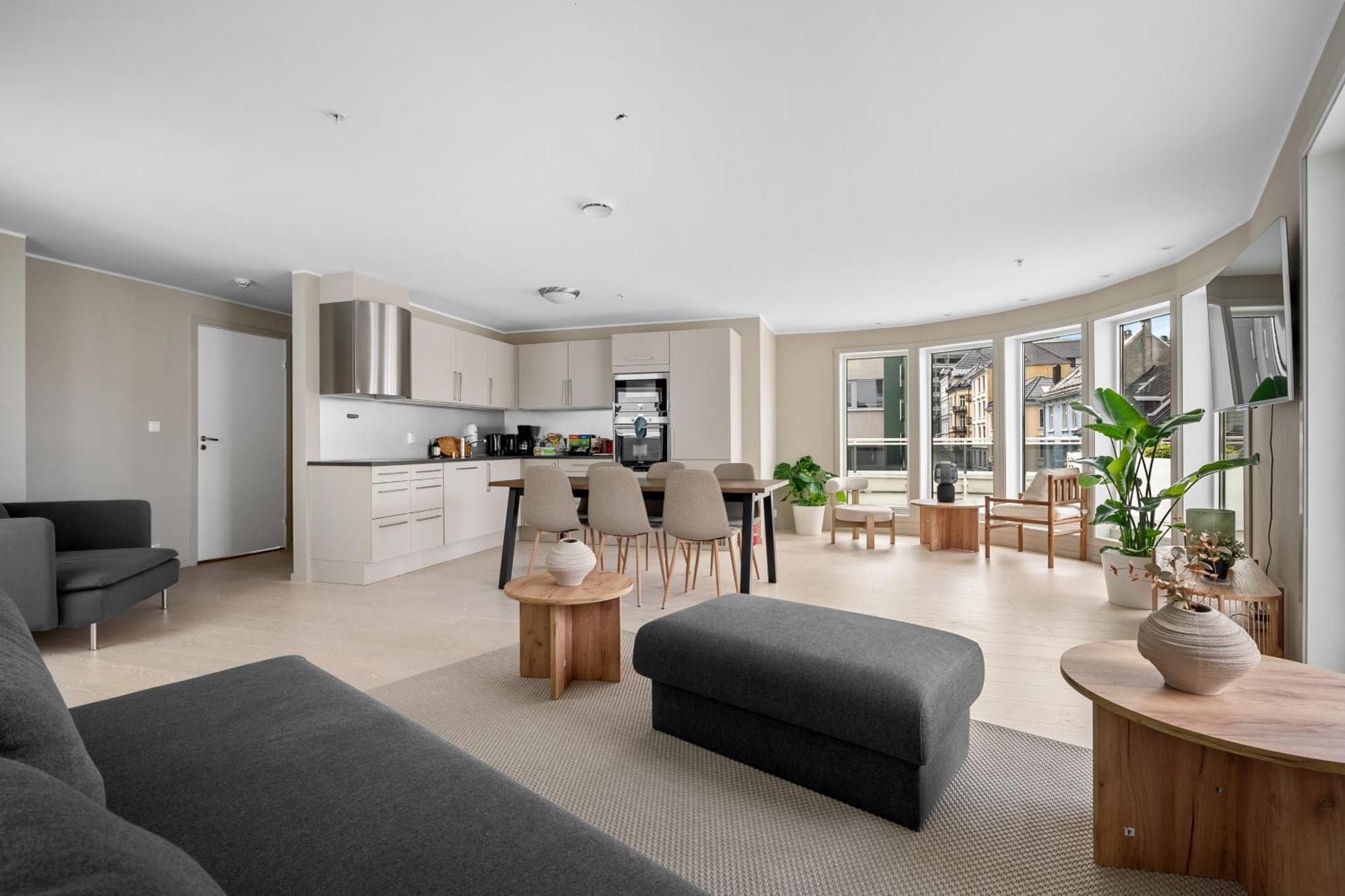 Apartment L Urban - Spacious With Private Terrace