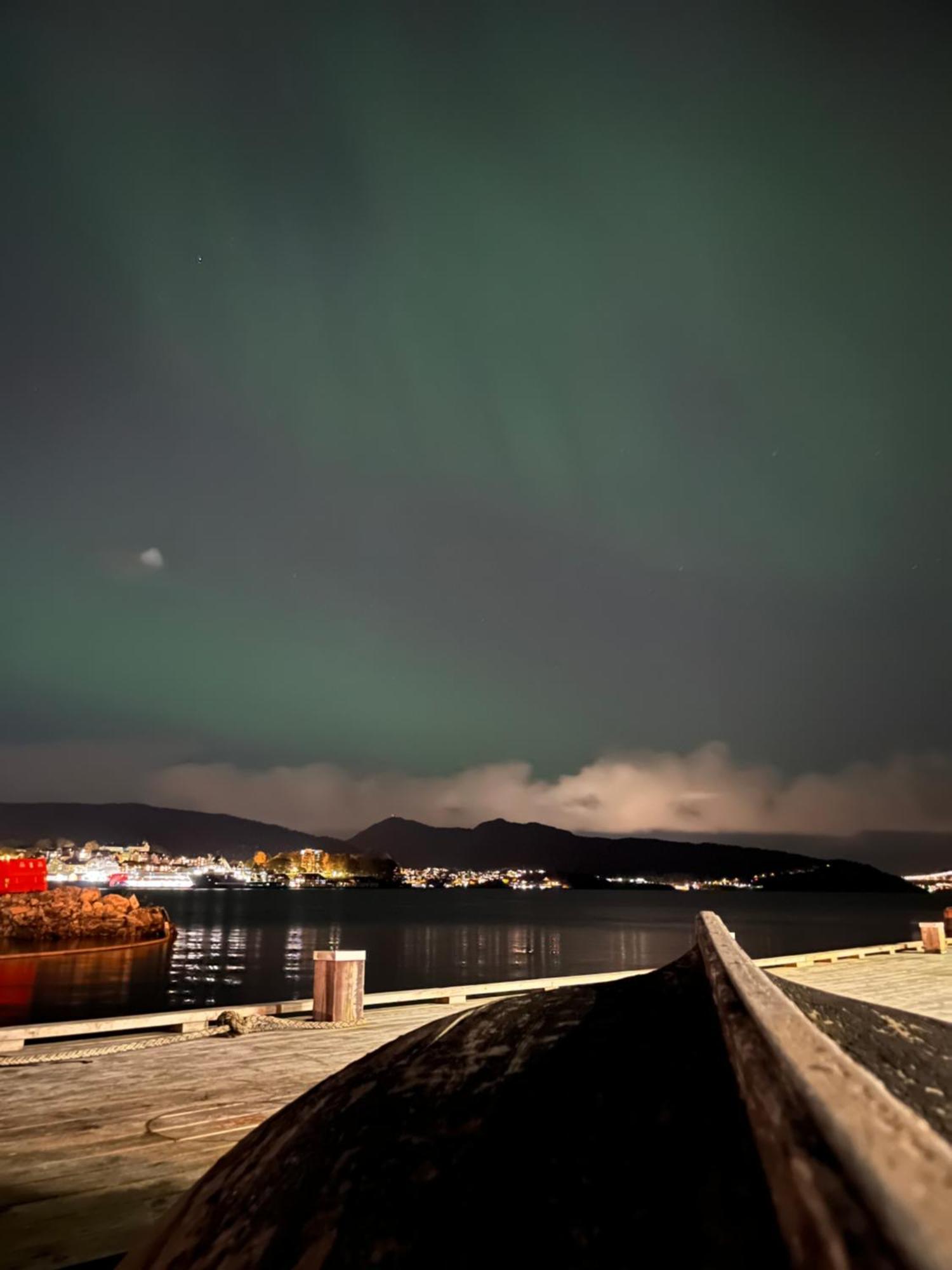 Alt Du Trenger - Naert Bryggen, Fjell Og Sjo *