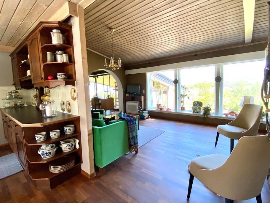 Hel I Med Flott Utsikt Og 4 Soverom Villa Bergen
