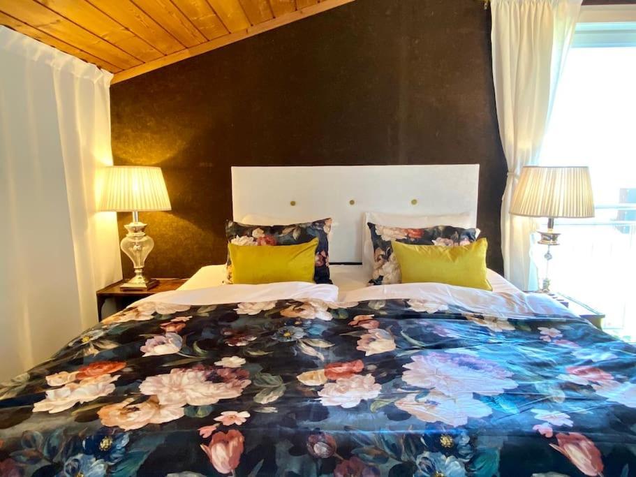 Hel I Med Flott Utsikt Og 4 Soverom Villa Bergen