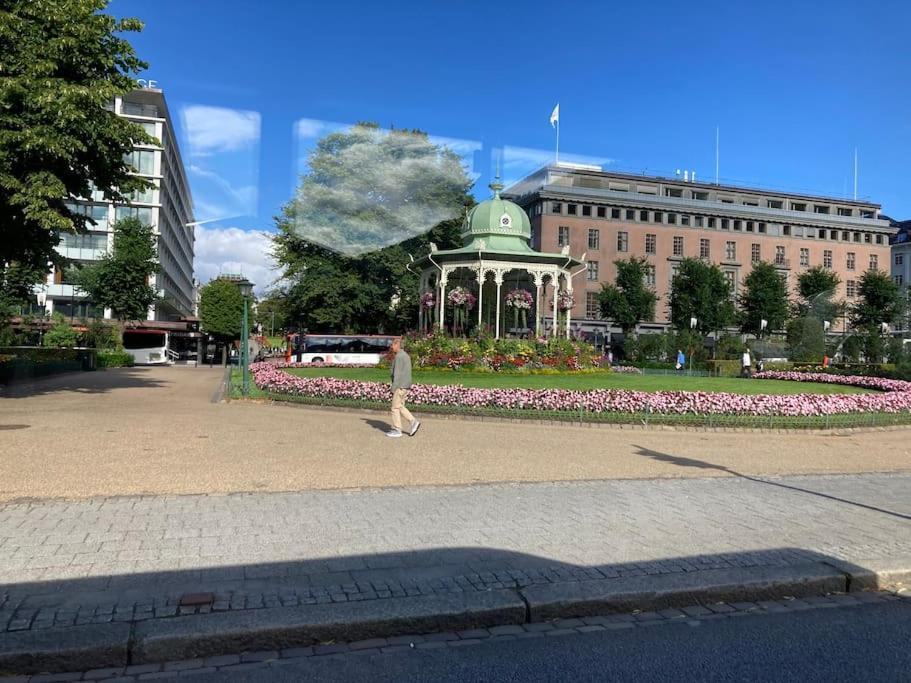 Hel I Med Flott Utsikt Og 4 Soverom Villa