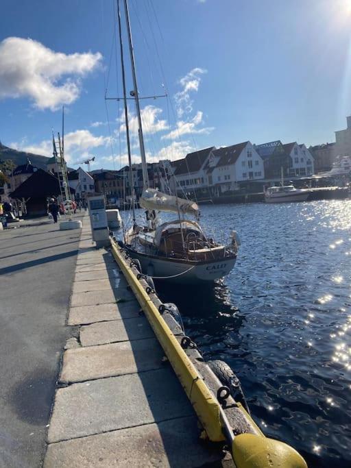 Hel I Med Flott Utsikt Og 4 Soverom Villa *