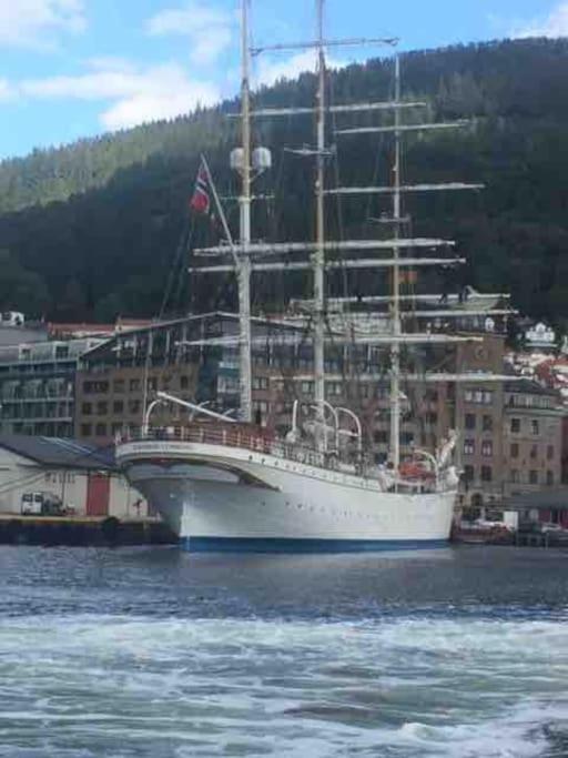Hel I Med Flott Utsikt Og 4 Soverom Bergen