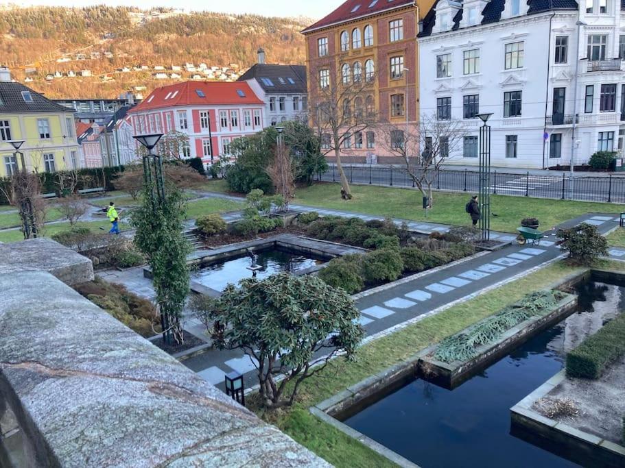 Hel I Med Flott Utsikt Og 4 Soverom Bergen