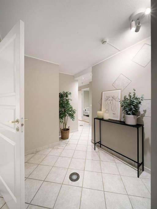 Apartment Stor I Sentrum! *