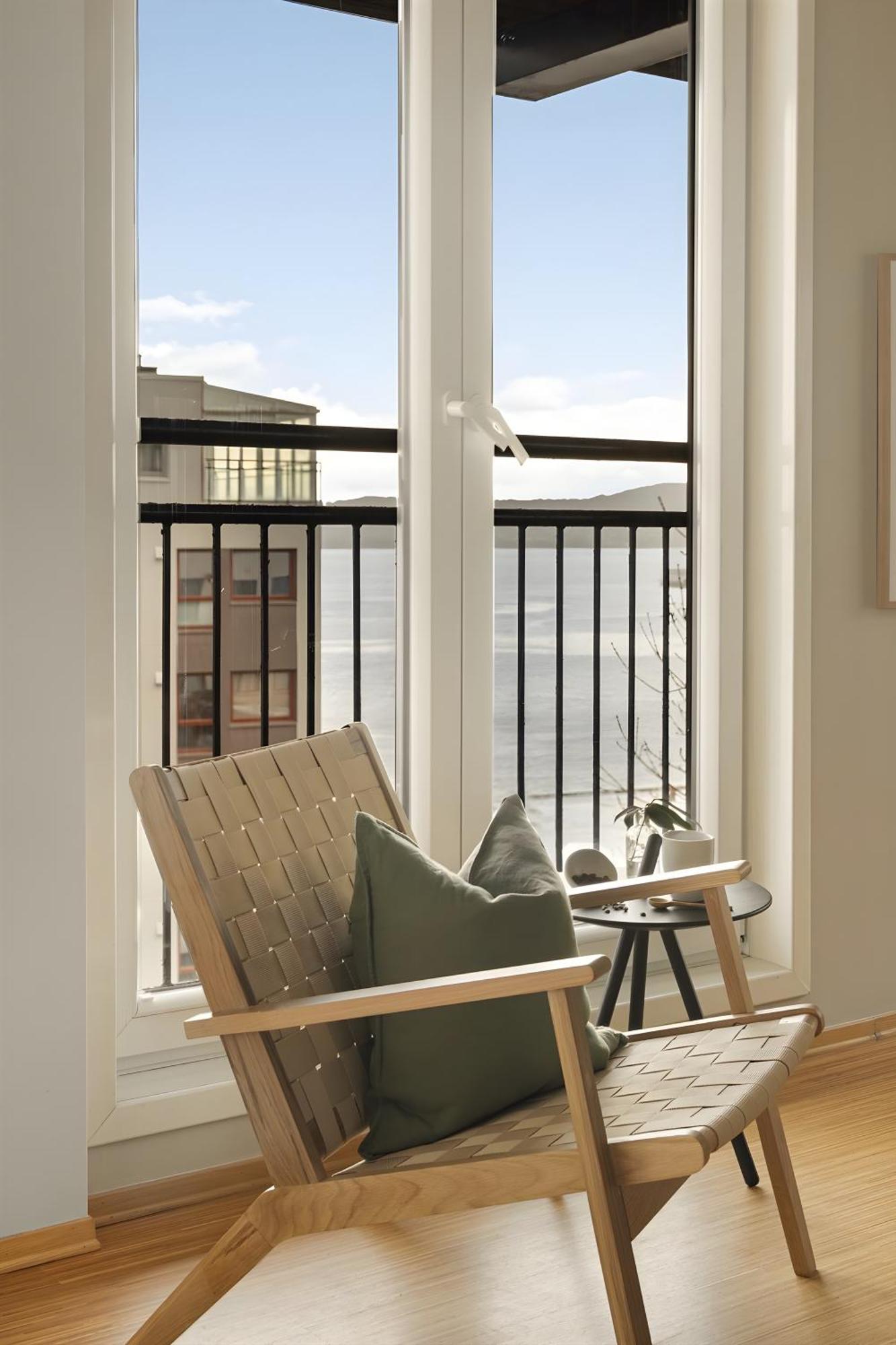Apartment Top-floor With Balcony And Sea View