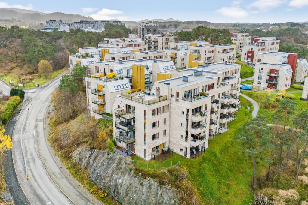 Modern 3 Apartment *