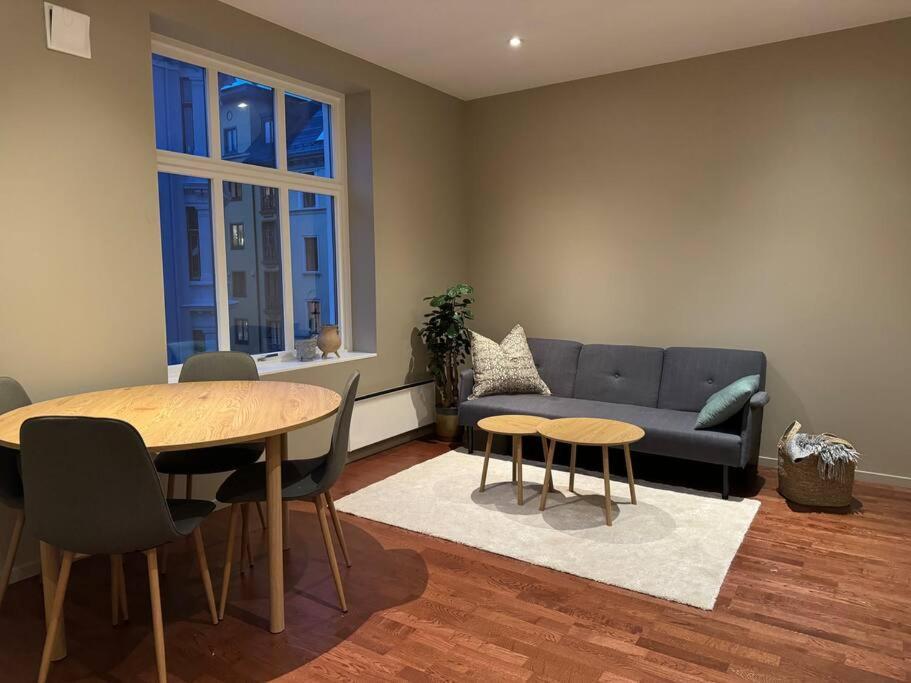 Bo Midt I Sentrum Apartment