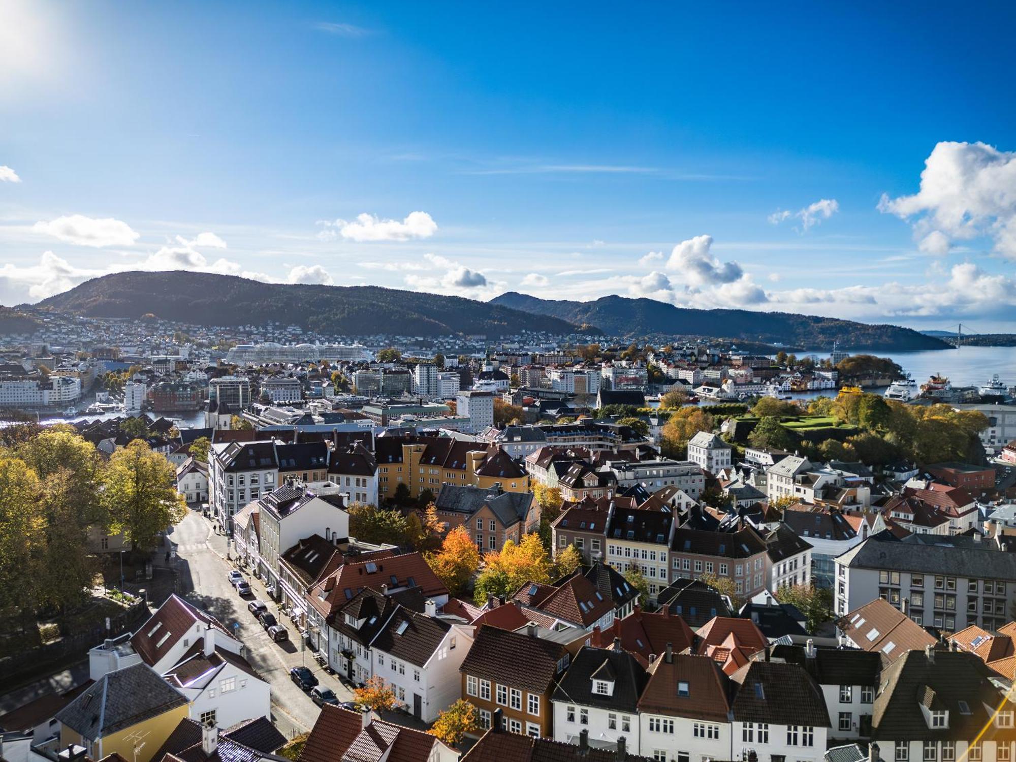 Apartment Roomsly - Modern Duplex, 5 Min To Bryggen Bergen