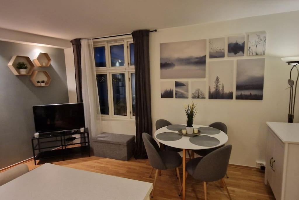 Apartment 1 Bedroom With A View *