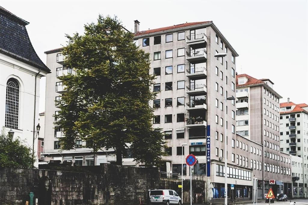 Ultra Flat With Balcony