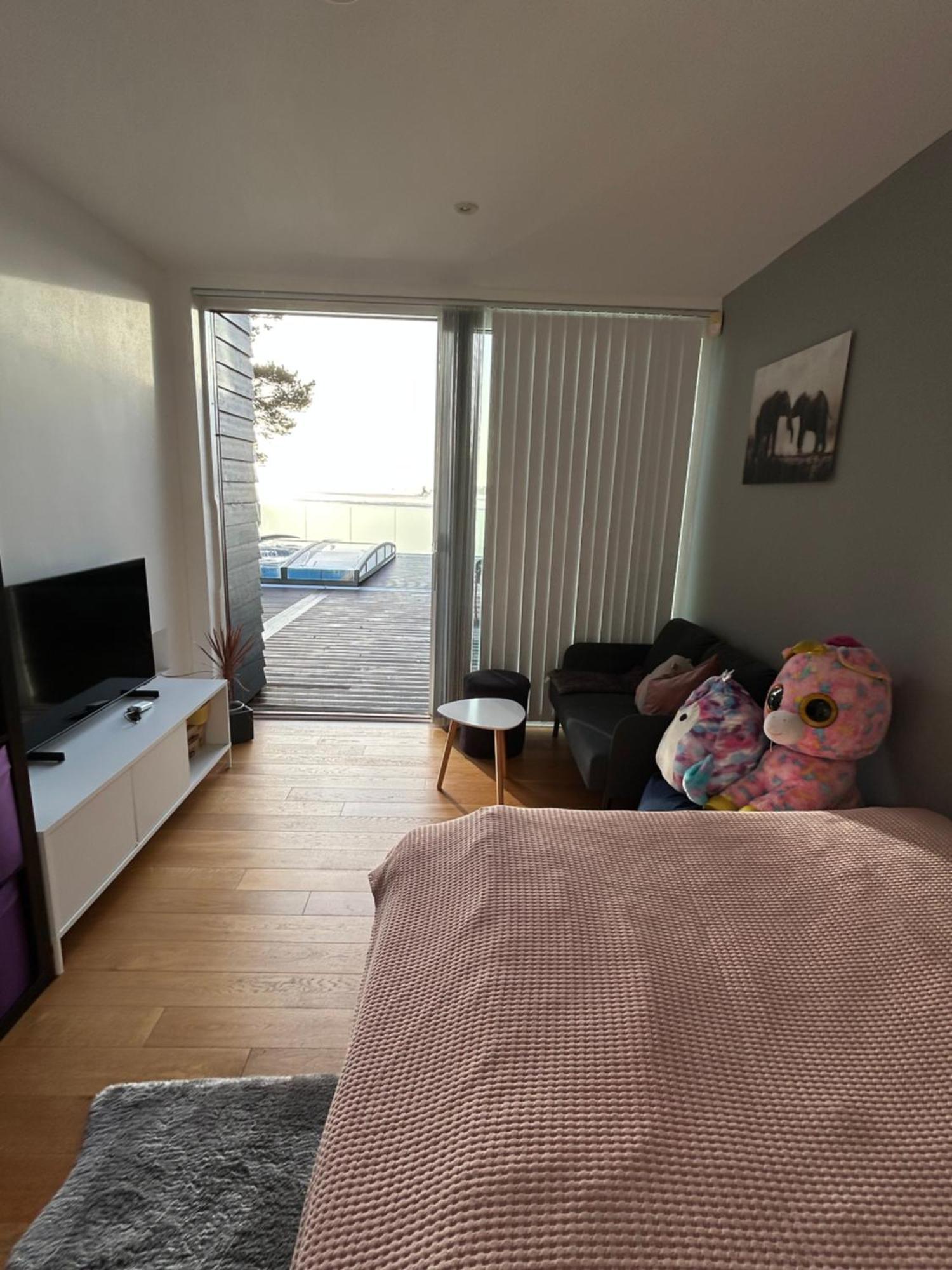 Nydelig Ved Sjoen Med Oppvarmet Basseng Bergen