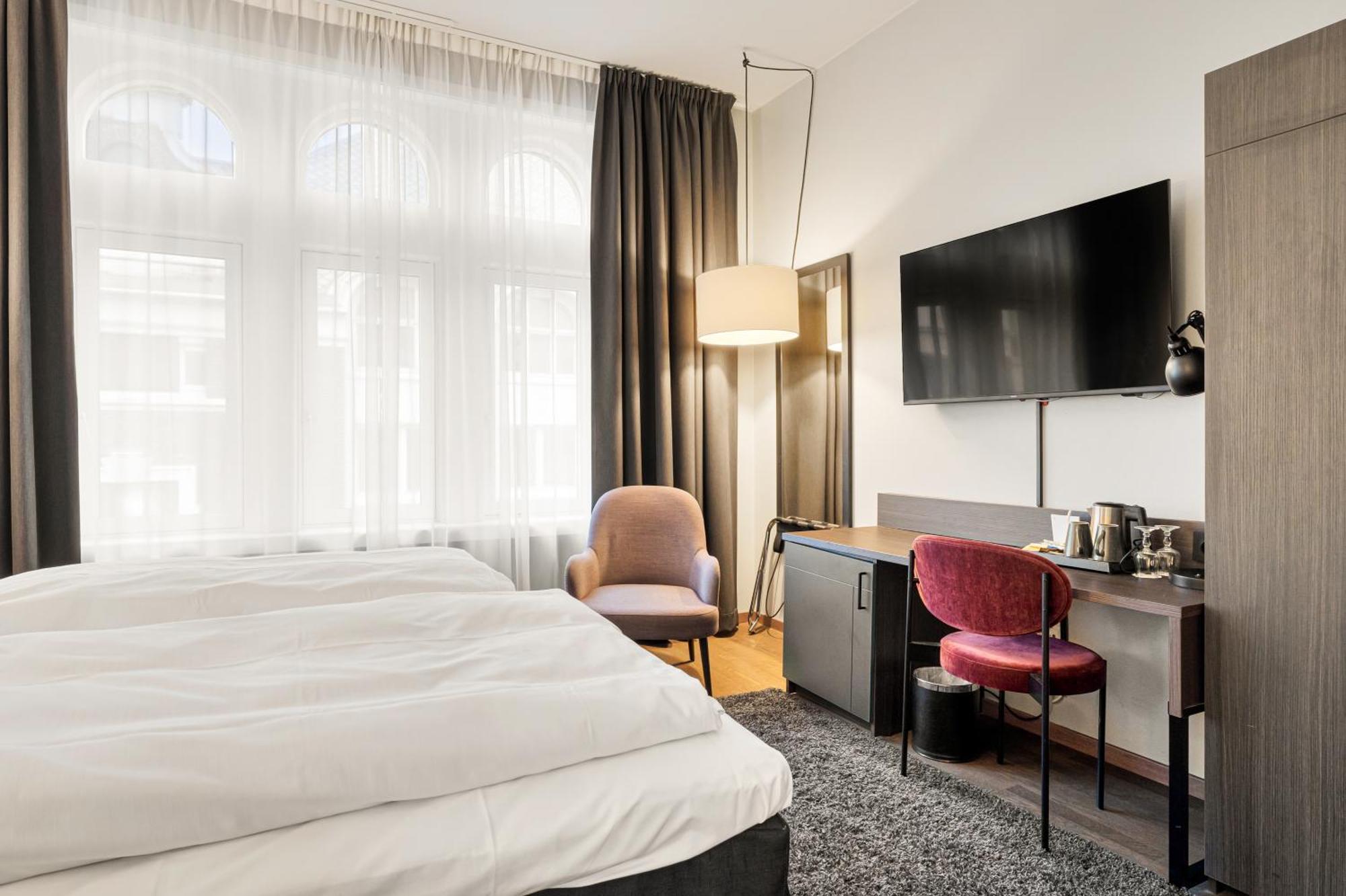 Clarion Admiral Hotel