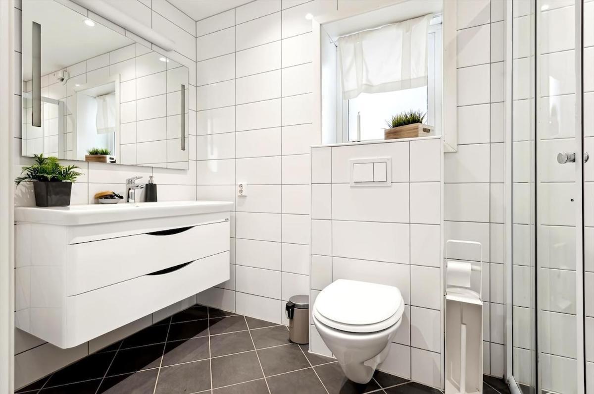 500m To Bryggen - 5m To Bus I 2 Floors & Bathrooms Apartment