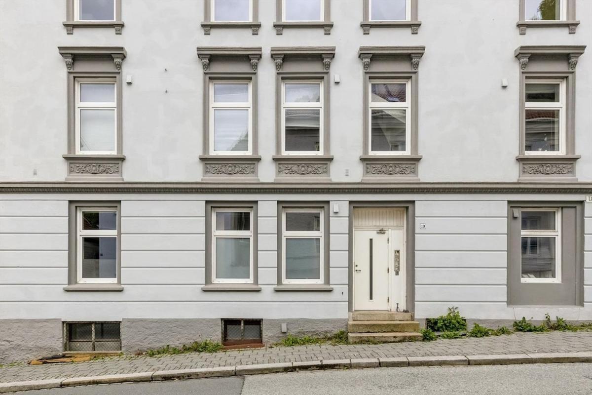 Apartment 500m To Bryggen - 5m To Bus I 2 Floors & Bathrooms