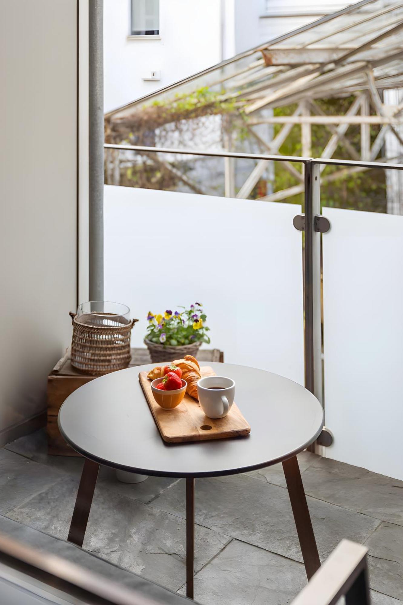 Apartment Modern And Chic -