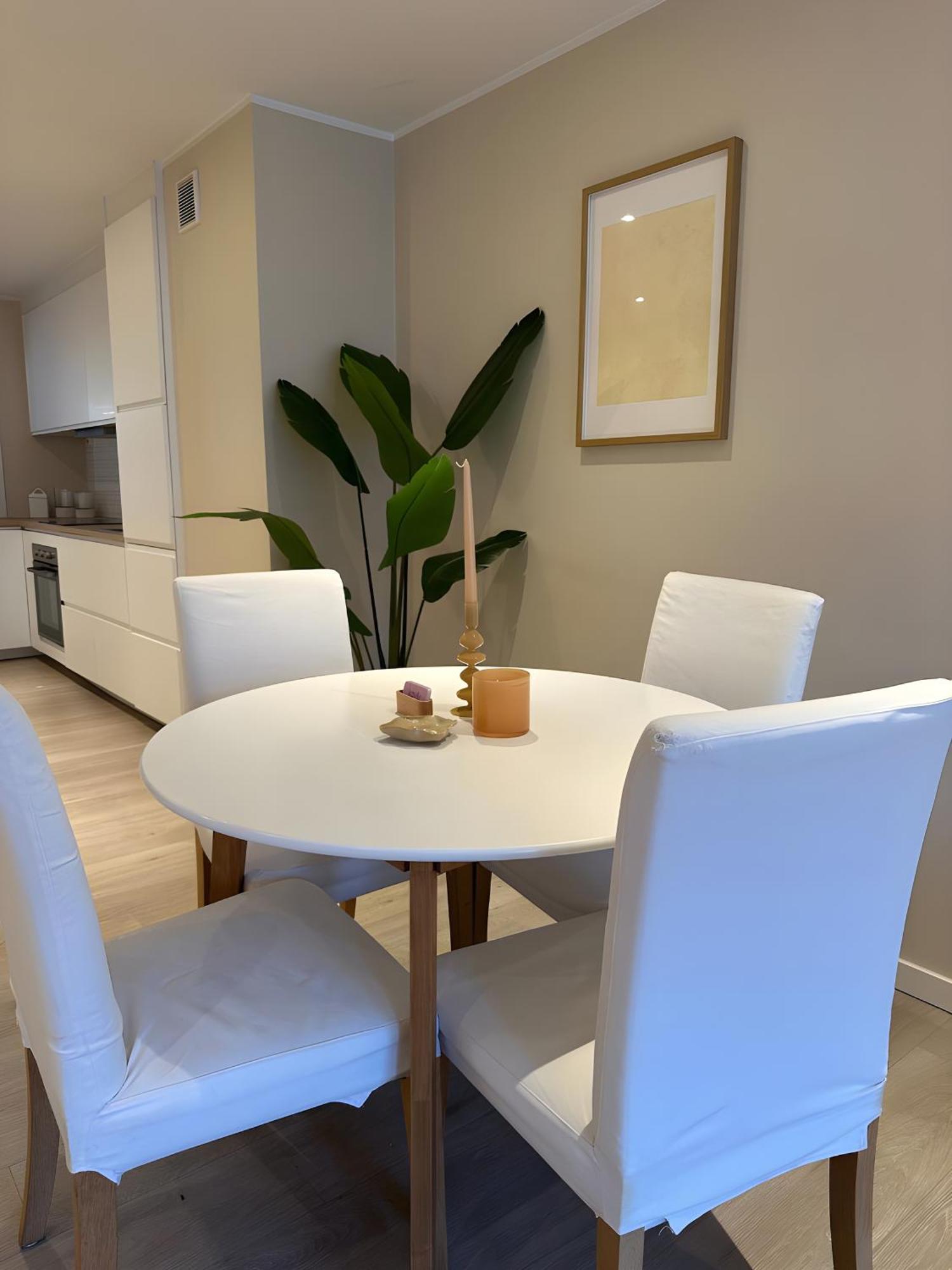 Cute In High Rise Apartment Bergen