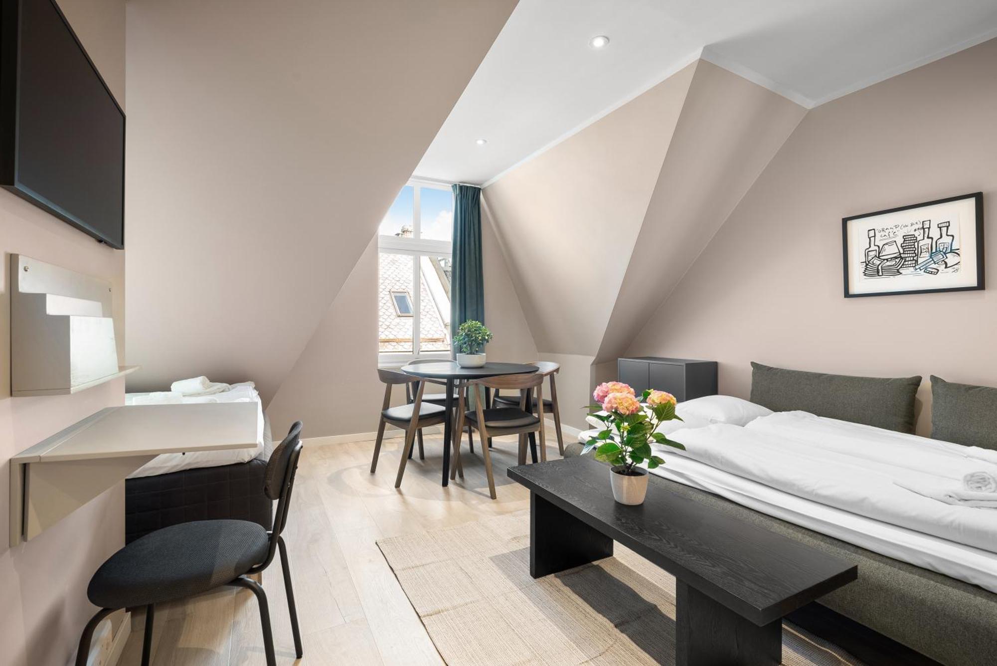 Bohemian Hotel *