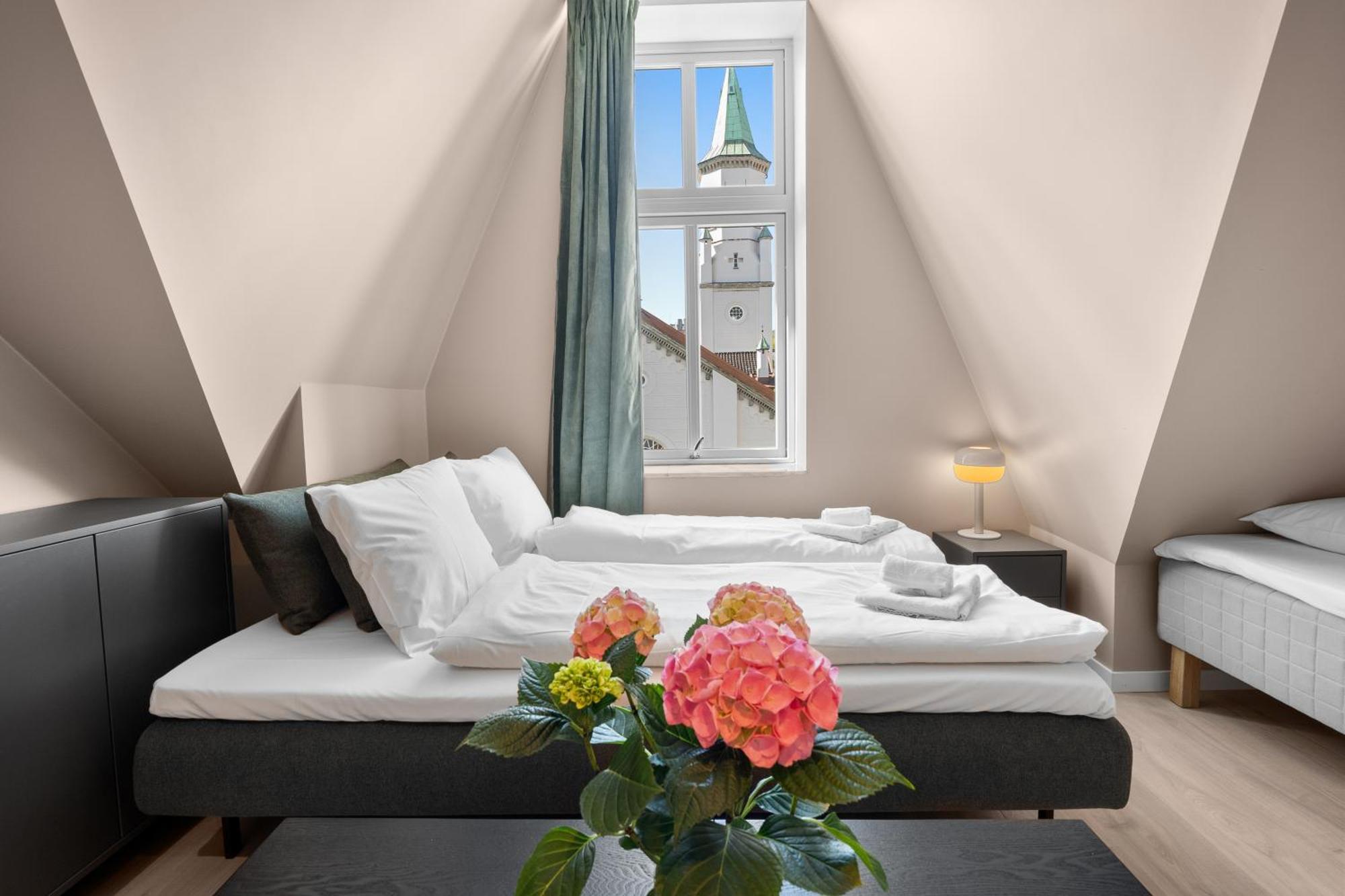 Bohemian Hotel *