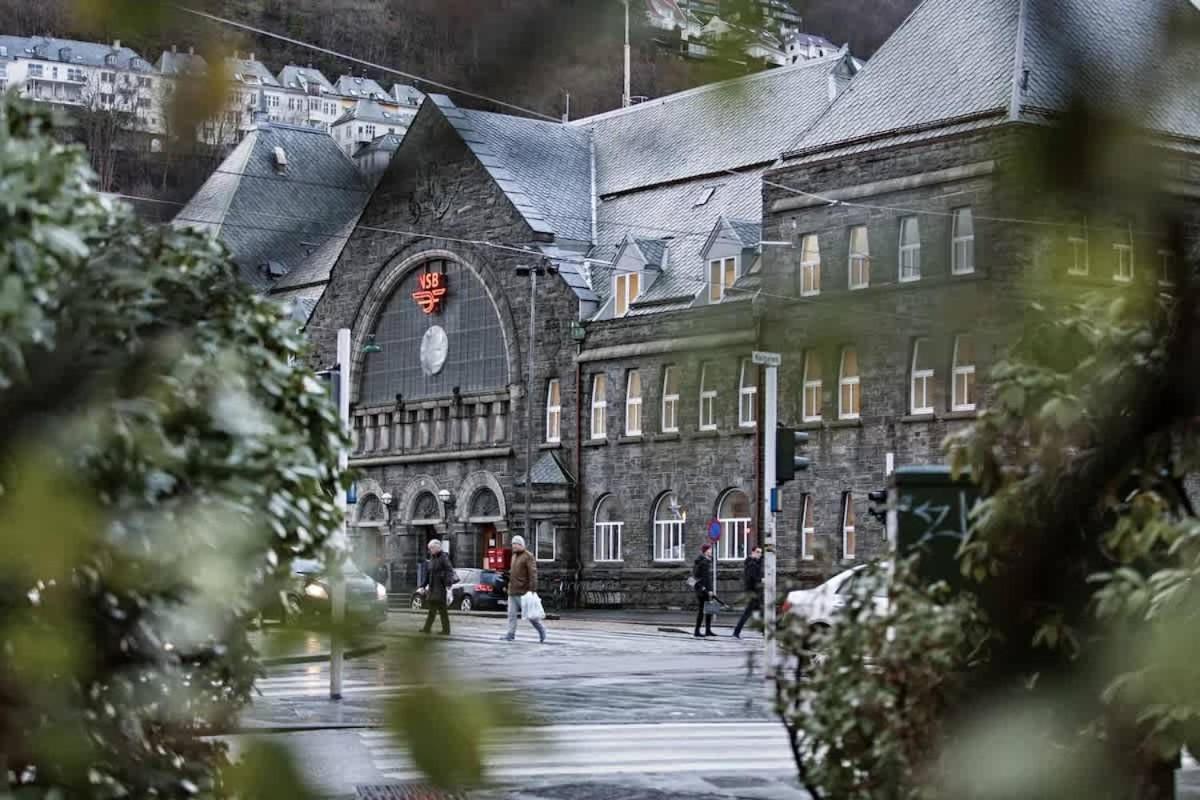 Floor Close To Grieg Hall And Town Square *