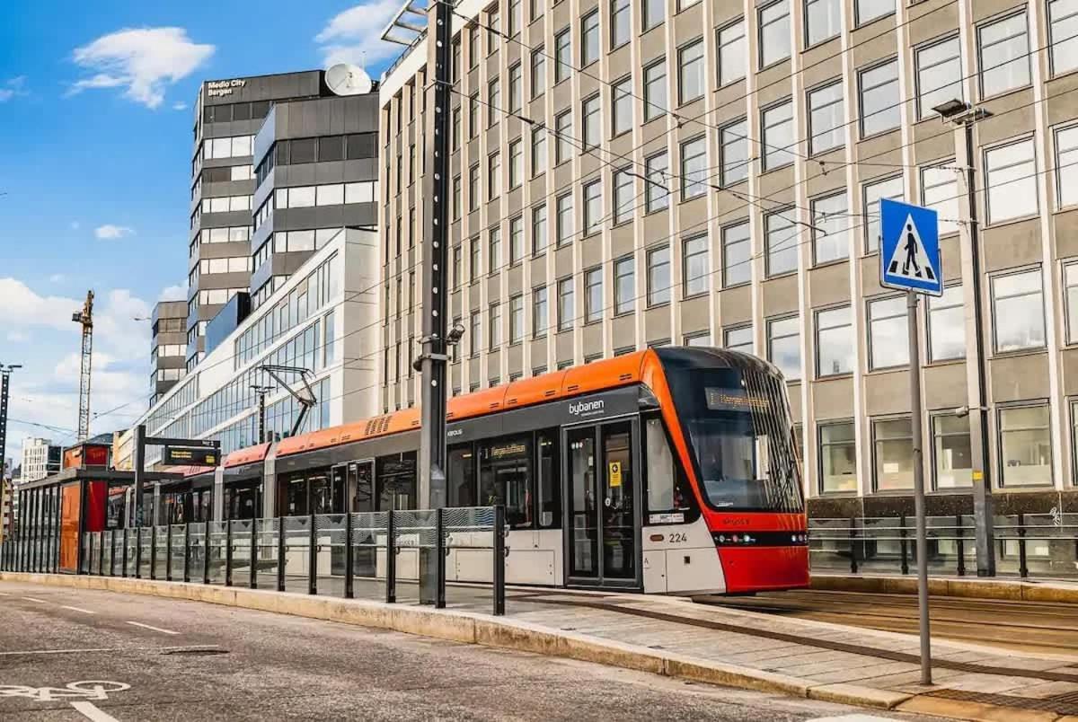 Floor Close To Grieg Hall And Town Square * Bergen