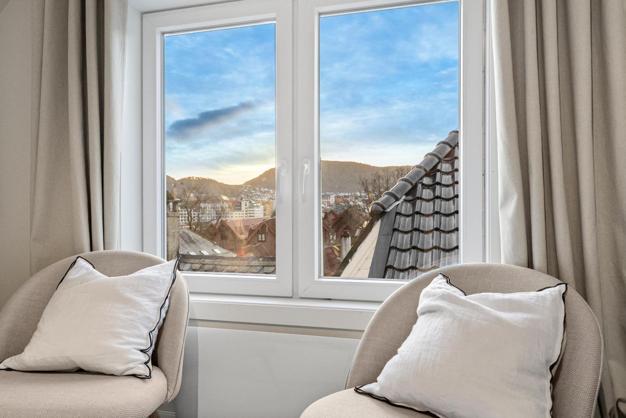 View To Bryggen - Renovated Dec 24 - Historic Cobblestone Street Bergen
