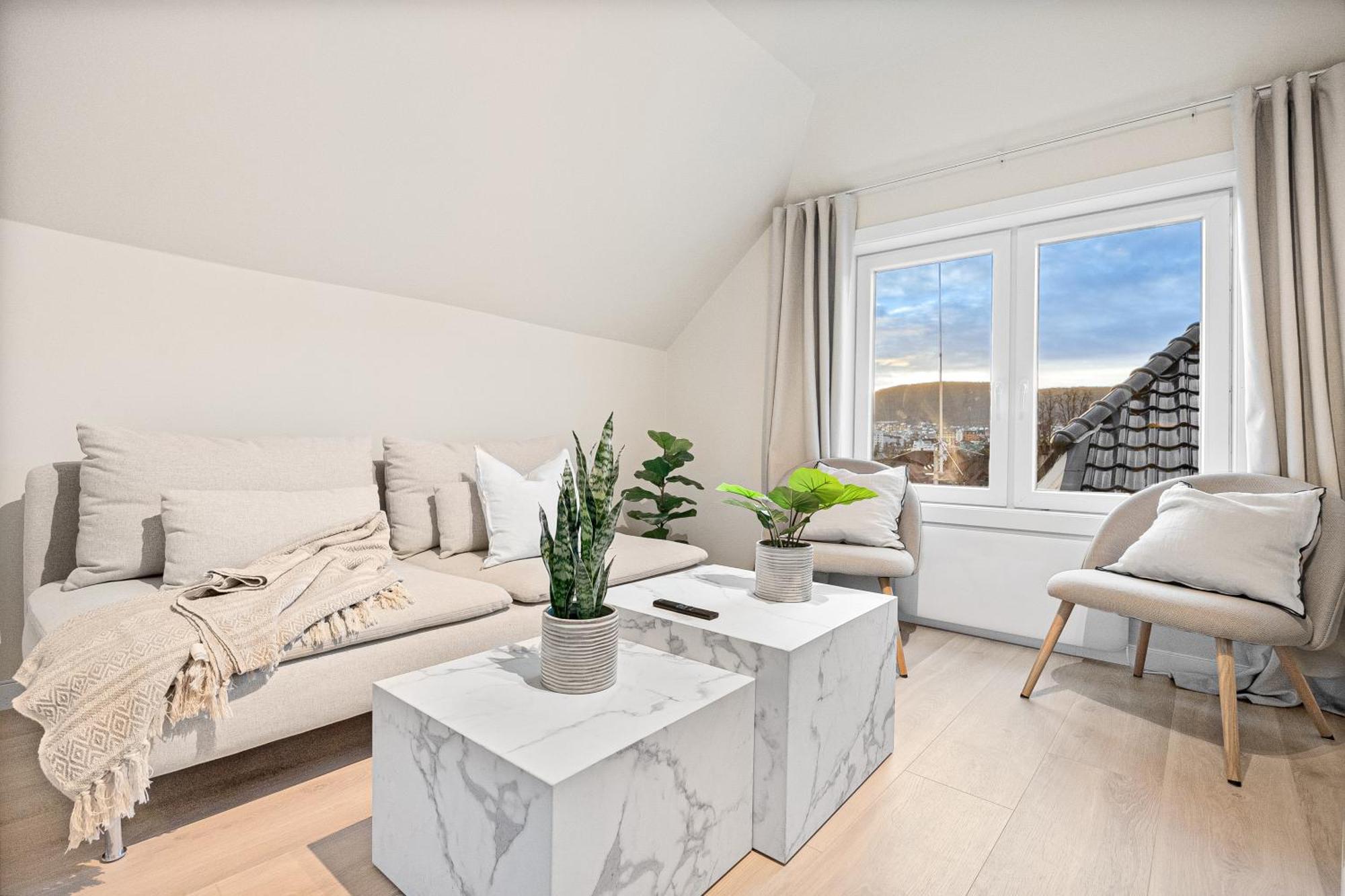 View To Bryggen - Renovated Dec 24 - Historic Cobblestone Street Apartment *