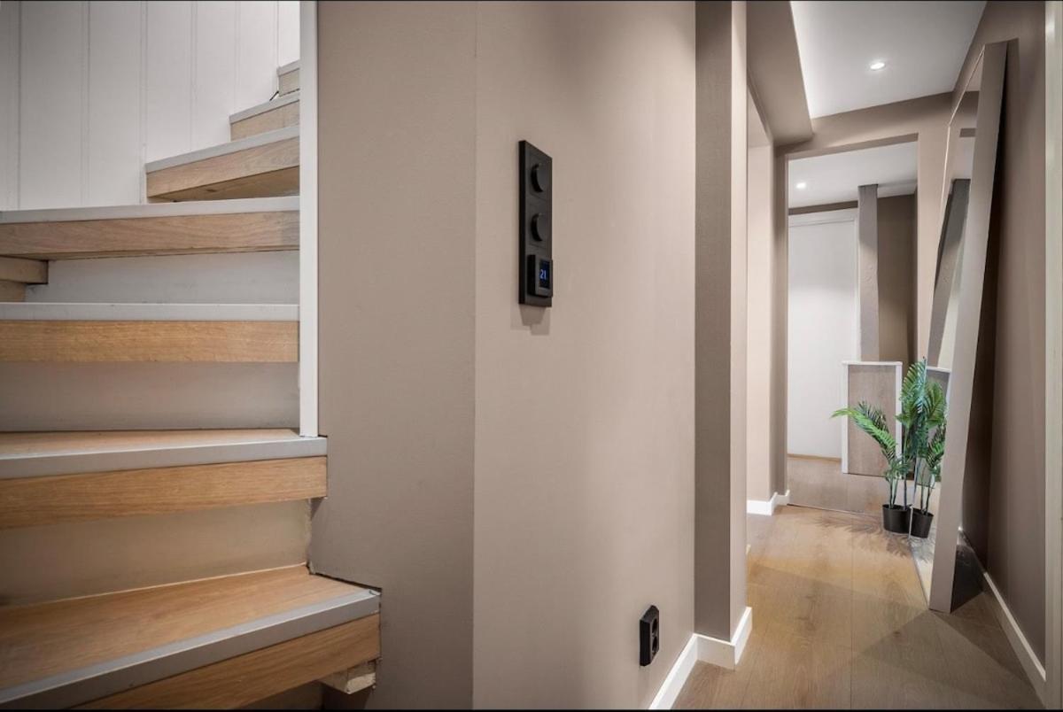 2 Story Modern Apartment *