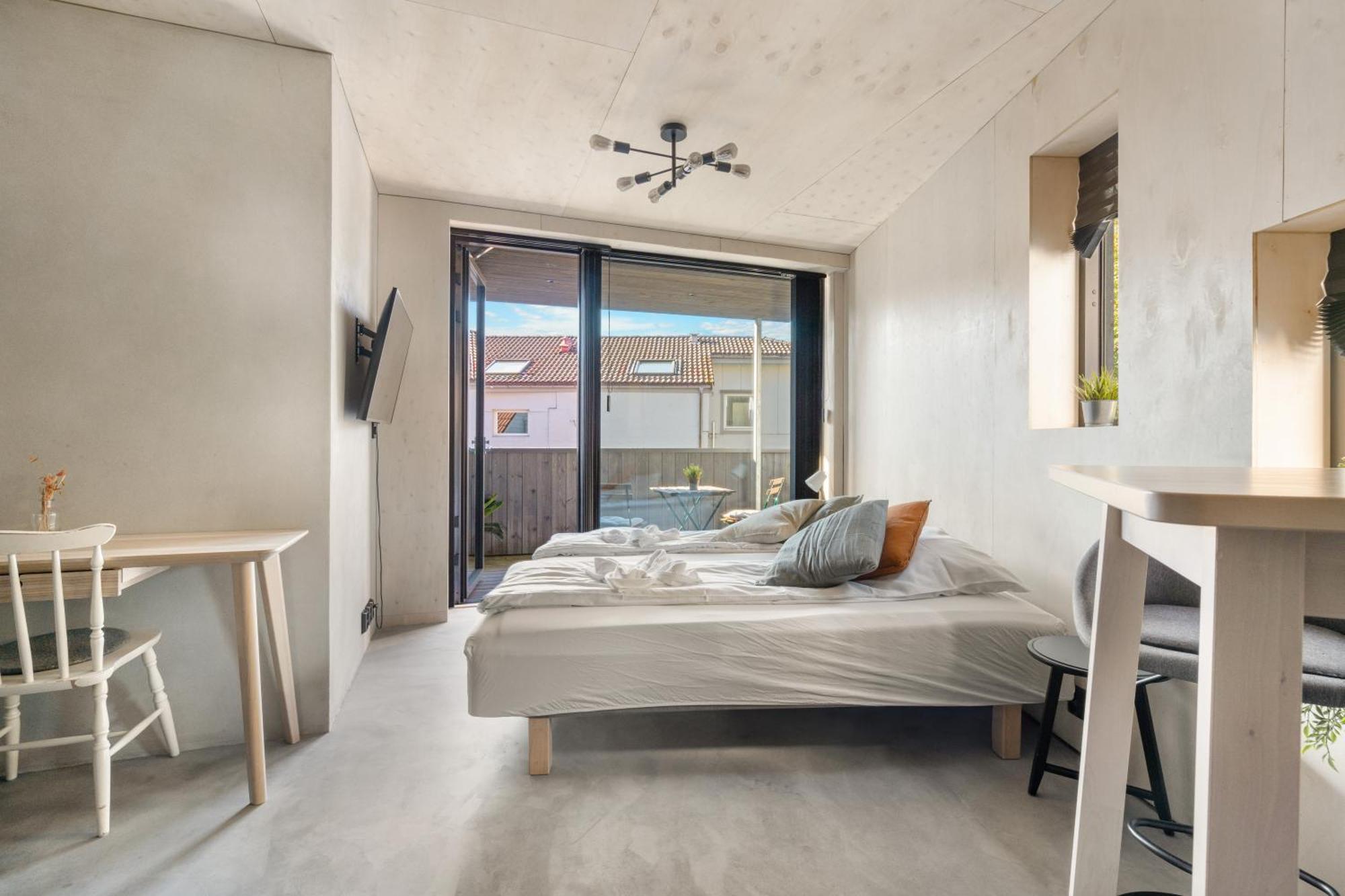 Architectural I Private Balcony I New 2021