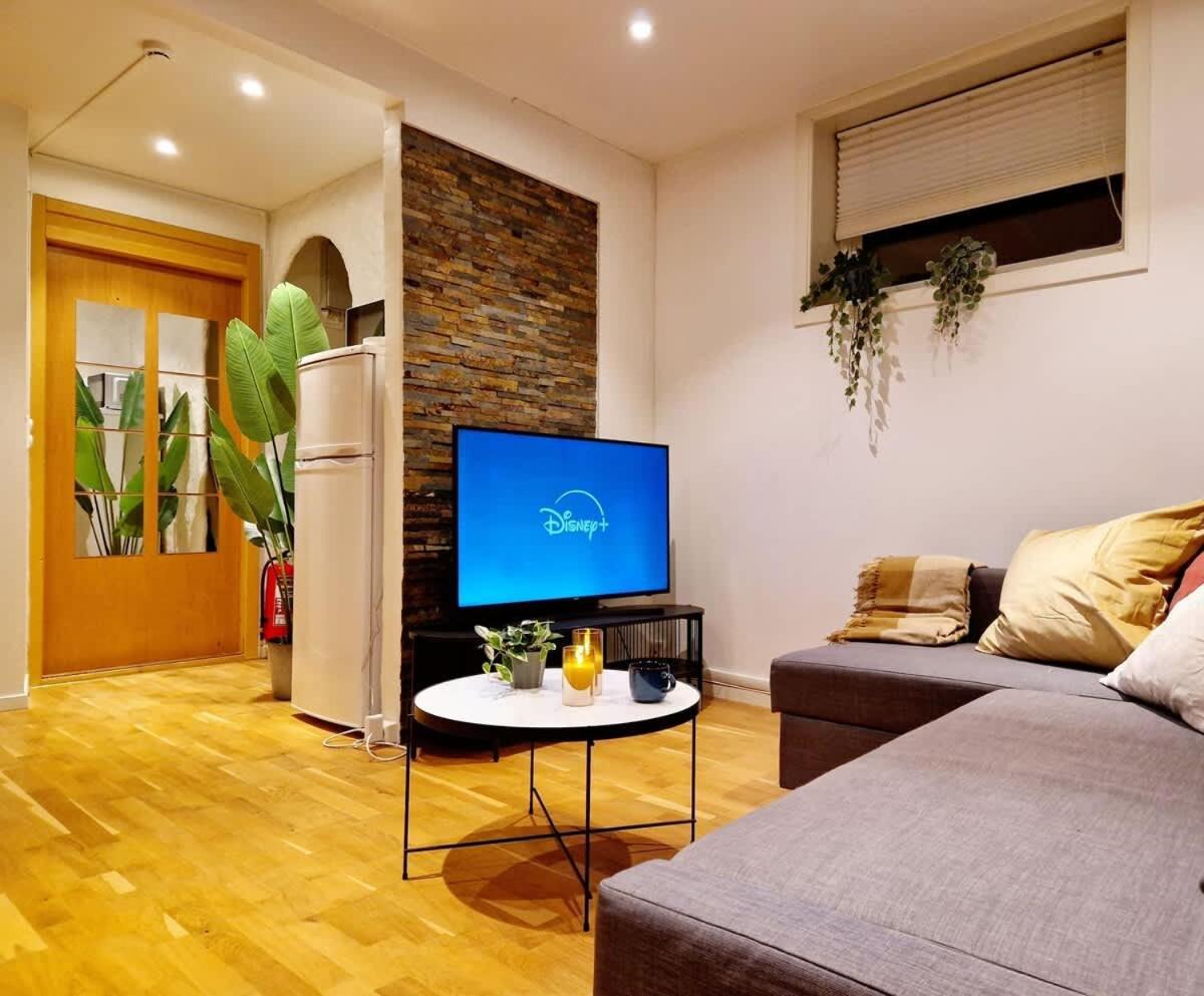 Apartment Center Retreat With King Bed Bergen