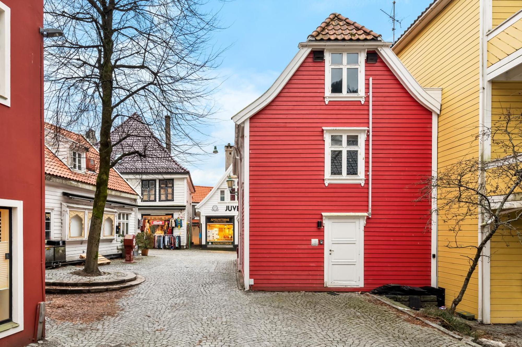 Marken Townhouse New 2025 *