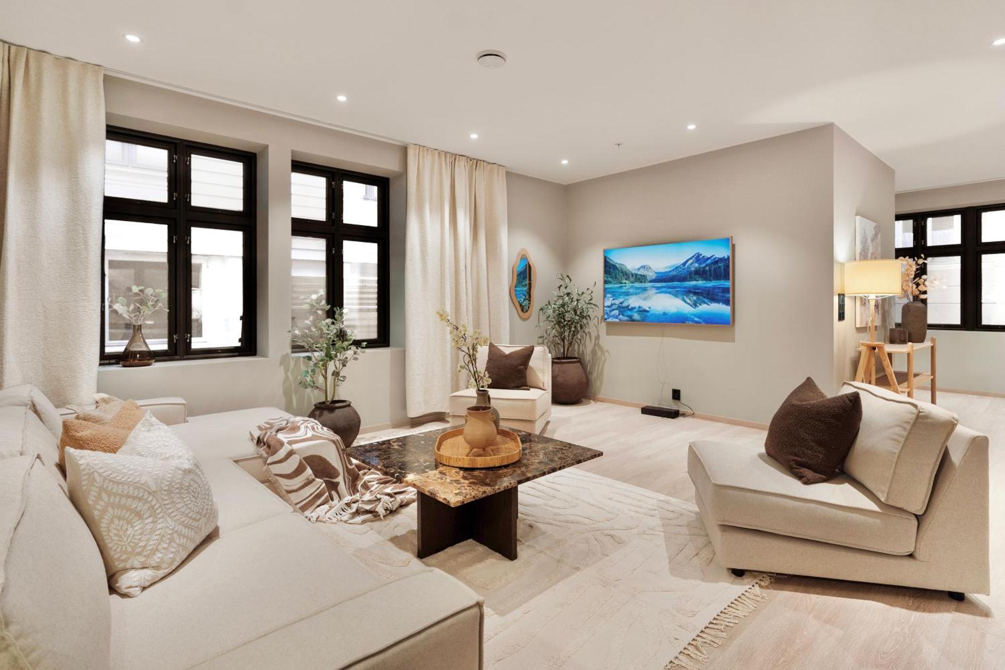 Luxurious In The Heart Of With Private Parking Villa