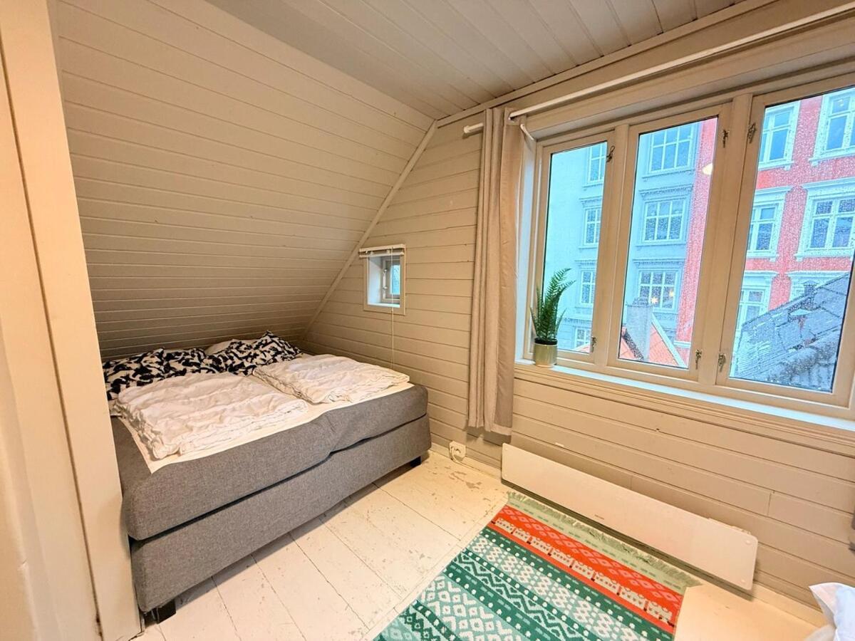 Historic Charm In Bergens Heart Apartment *