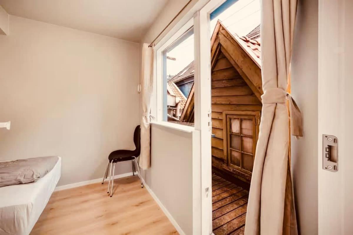 Apartment Historic Charm In Bergens Heart Bergen