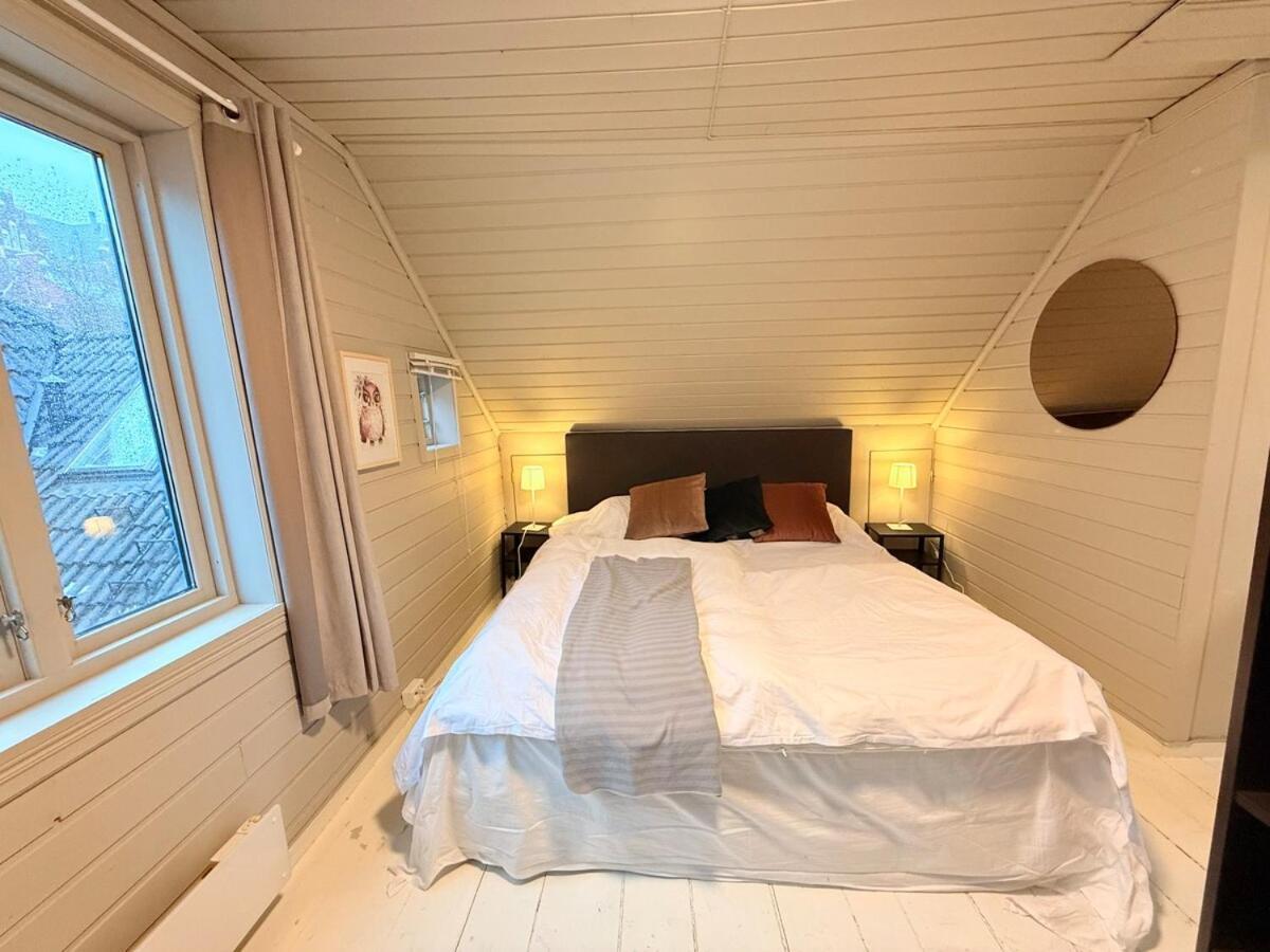 Historic Charm In Bergens Heart Apartment *