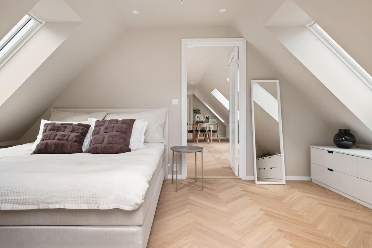 Dinbnb I Mid-city Luxury With Mini Balcony And Smart Tv & Sound System * Bergen