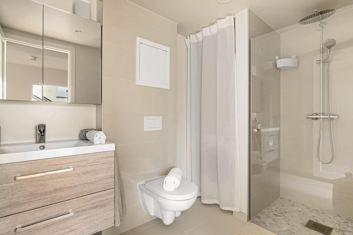 Dinbnb I Mid-city Luxury With Mini Balcony And Smart Tv & Sound System Bahay bakasyunan *