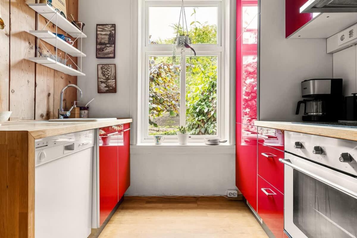 Dinbnb I Characteristic Townhouse With Bathtub Lägenhet *