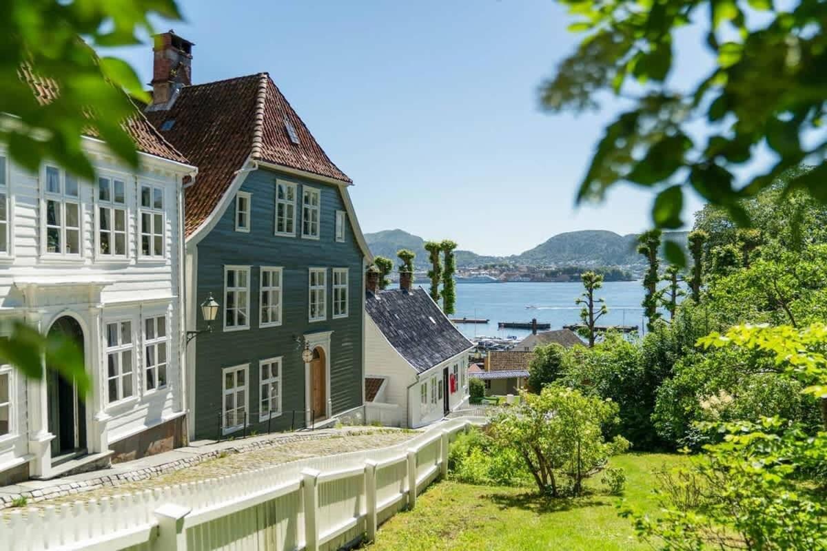 Lägenhet Dinbnb I Views & Street Parking In Sandviken Bergen