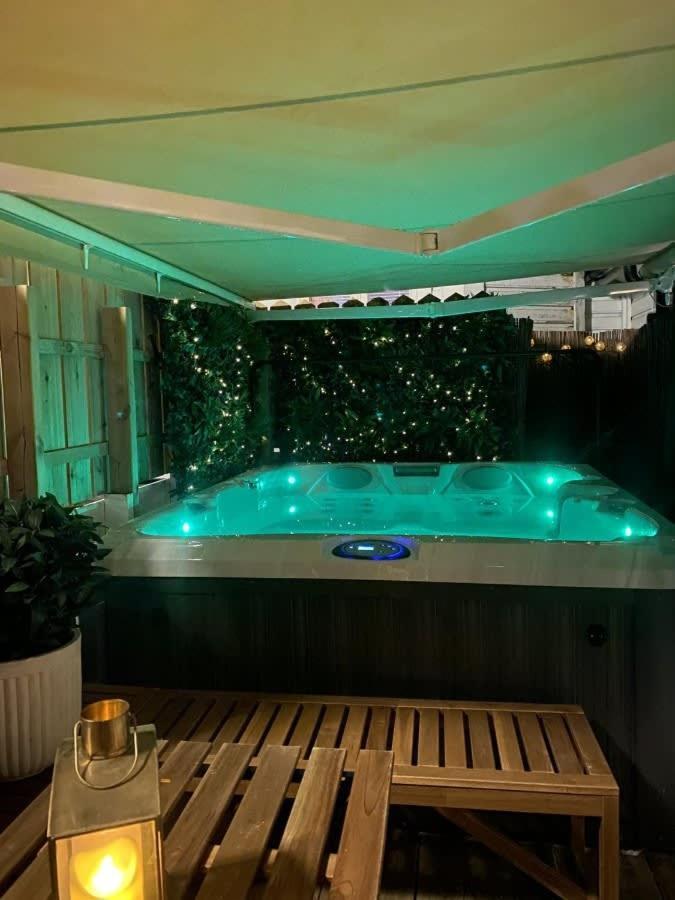 Holiday home Dinbnb Homes I #1 In I Jacuzzi & Parking & Location *