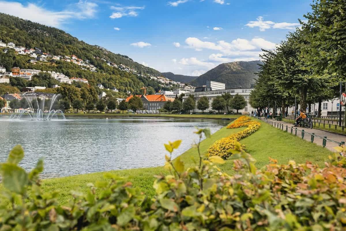 Holiday home Dinbnb Homes I #1 In I Jacuzzi & Parking & Location