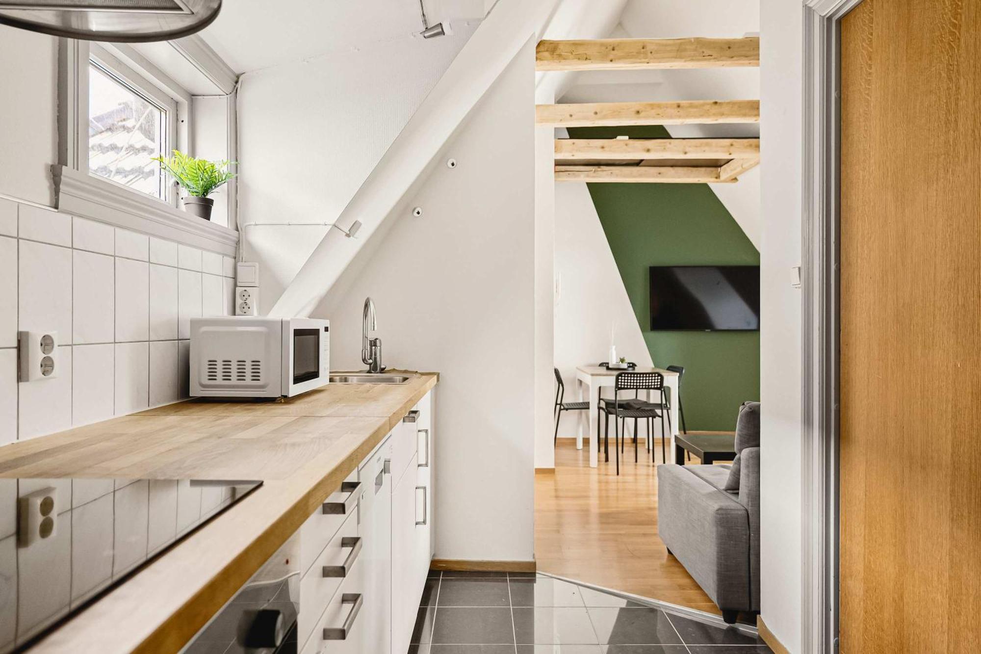 Apartment Dinbnb I Shopping, Cafes And Attractions At Your Doorstep!